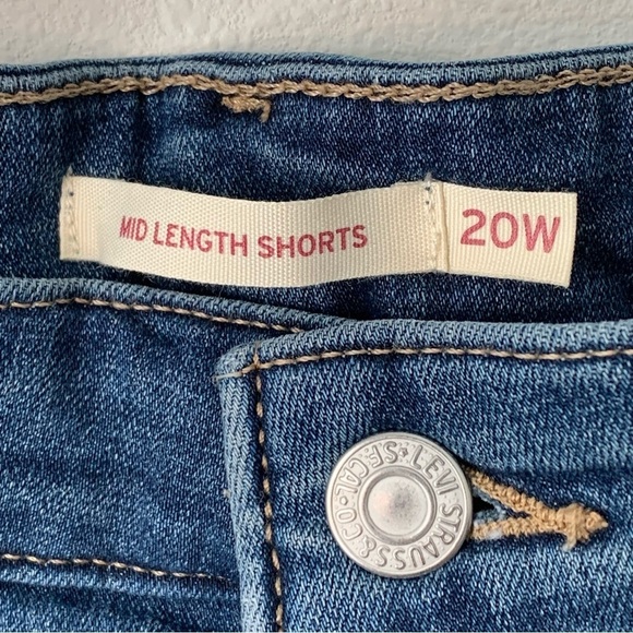 Levi's Mid Length Blue Denim Jean Shorts NEW 20W Distressed Cuffed summer - Picture 3 of 12